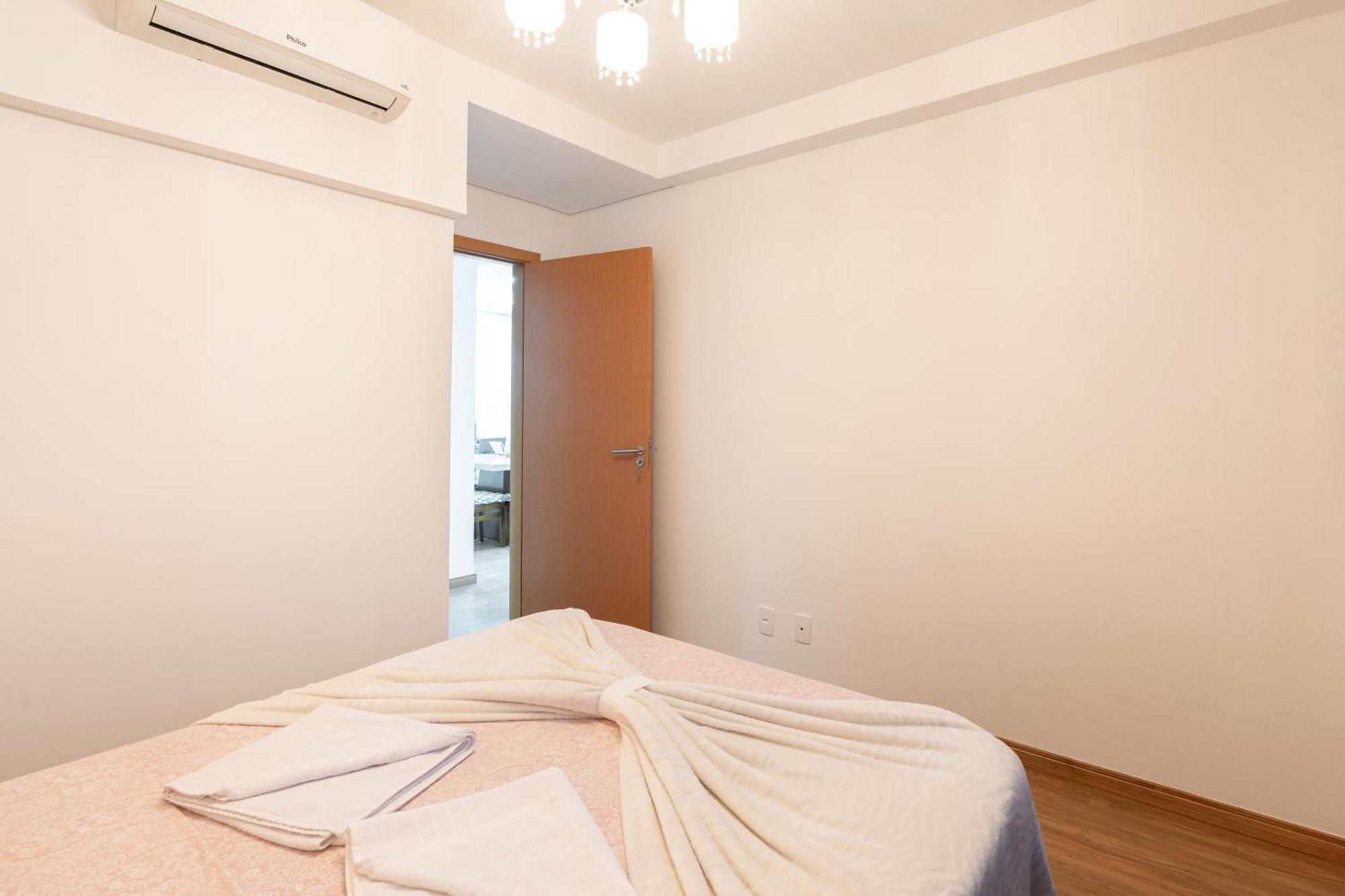 Aptos Completos Com Vista Mar Pe Na Areia Em Barra Velha Em Com Spa, Piscina, Quadra De Futebol, Sala De Jogos, Brinquedoteca, Complexo Com Diversos Comercios Barra Velha (Santa Catarina)